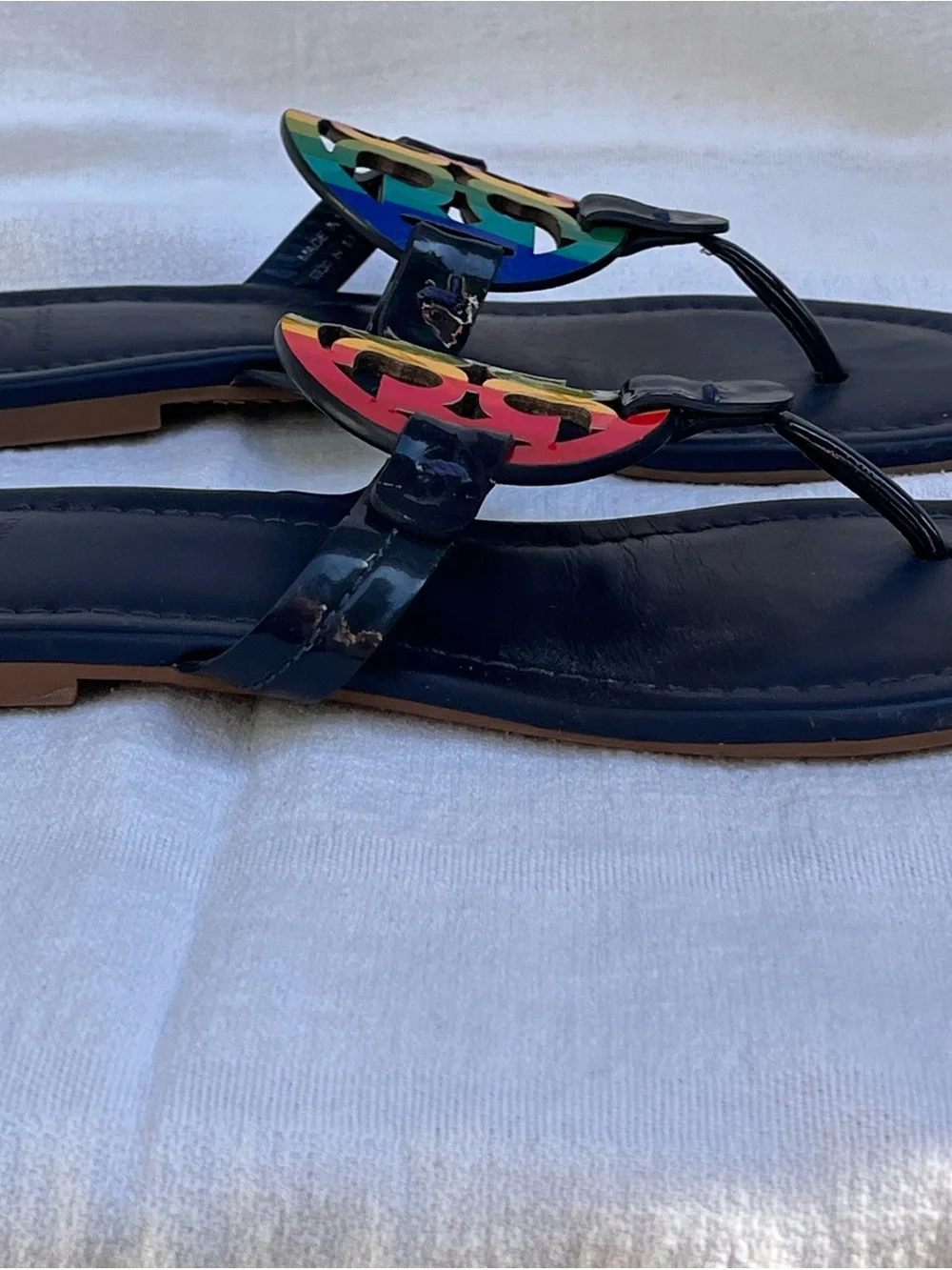 Tory Burch Navy Miller Thong Sandal with Rainbow Logo Medallion Size 7.5